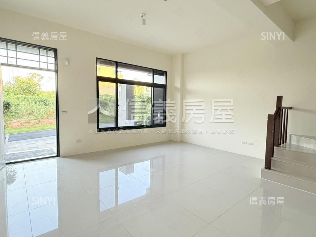 全新雙車別墅前院停車房屋室內格局與周邊環境