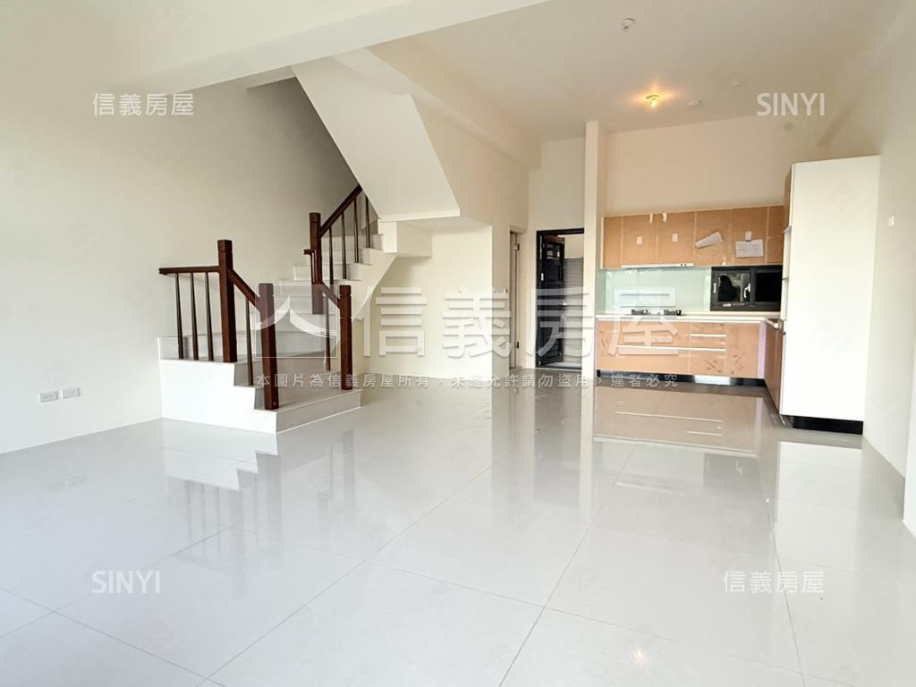 全新雙車別墅前院停車房屋室內格局與周邊環境