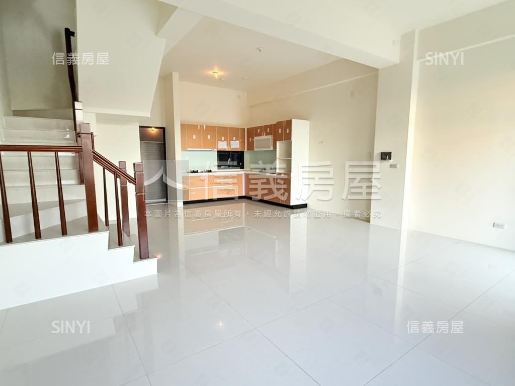 全新雙車別墅前院停車房屋室內格局與周邊環境