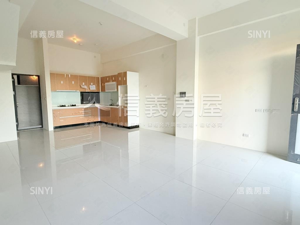 全新雙車別墅前院停車房屋室內格局與周邊環境