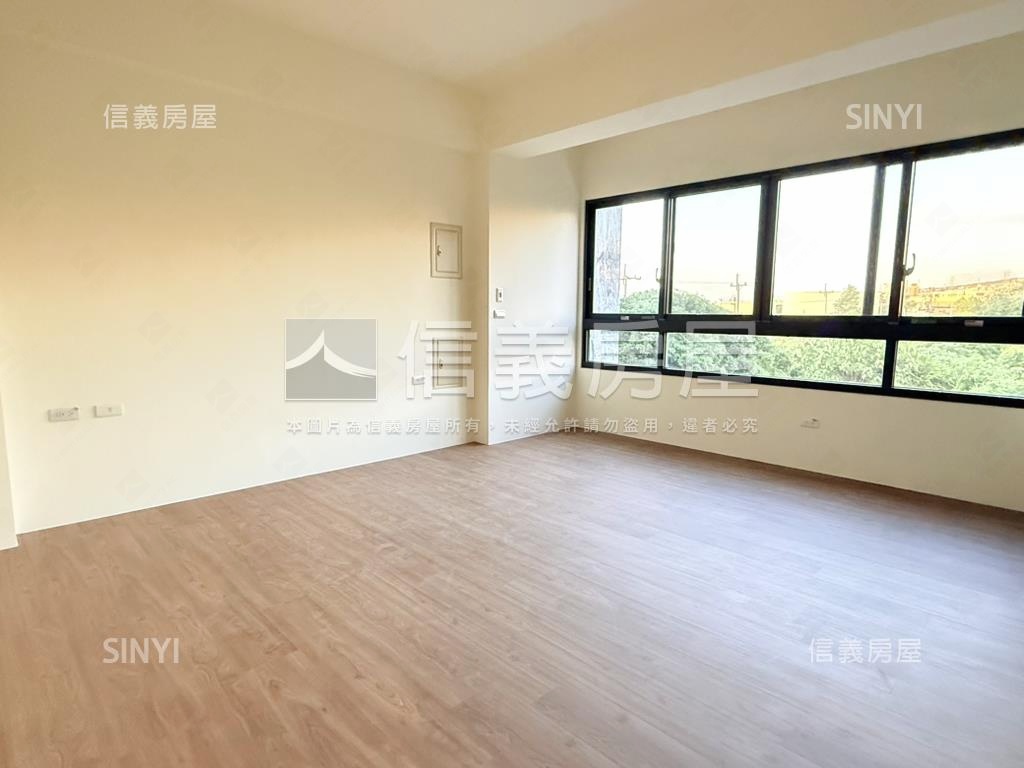 全新雙車別墅前院停車房屋室內格局與周邊環境