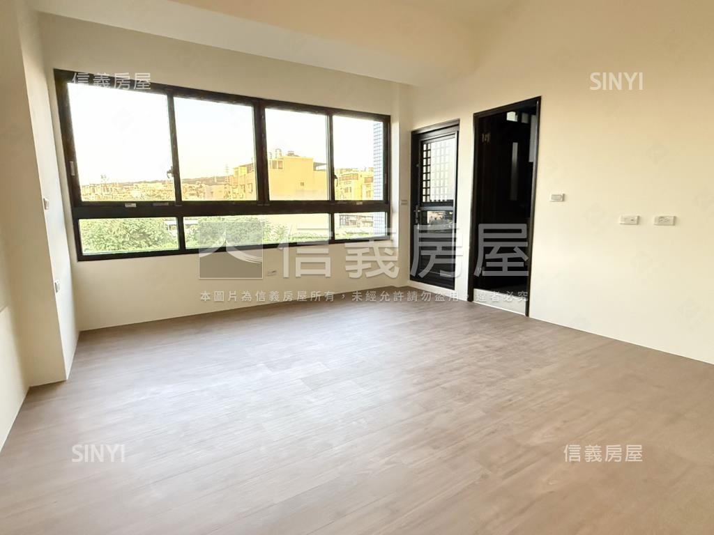 全新雙車別墅前院停車房屋室內格局與周邊環境