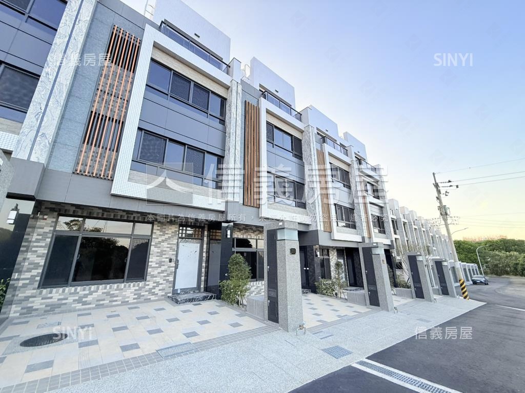 全新雙車別墅前院停車房屋室內格局與周邊環境