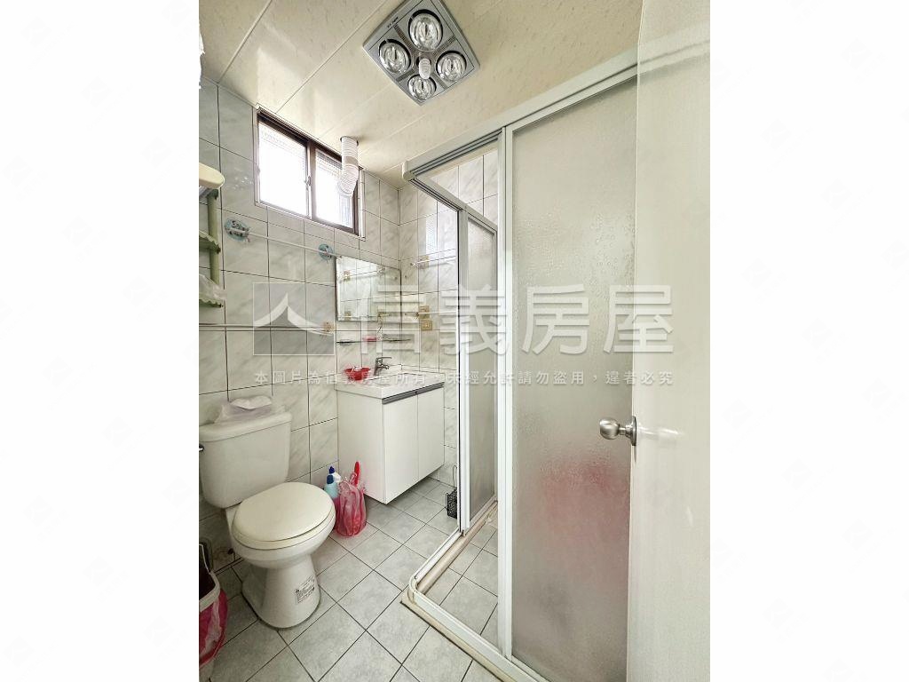 新埔捷運。公寓三樓房屋室內格局與周邊環境