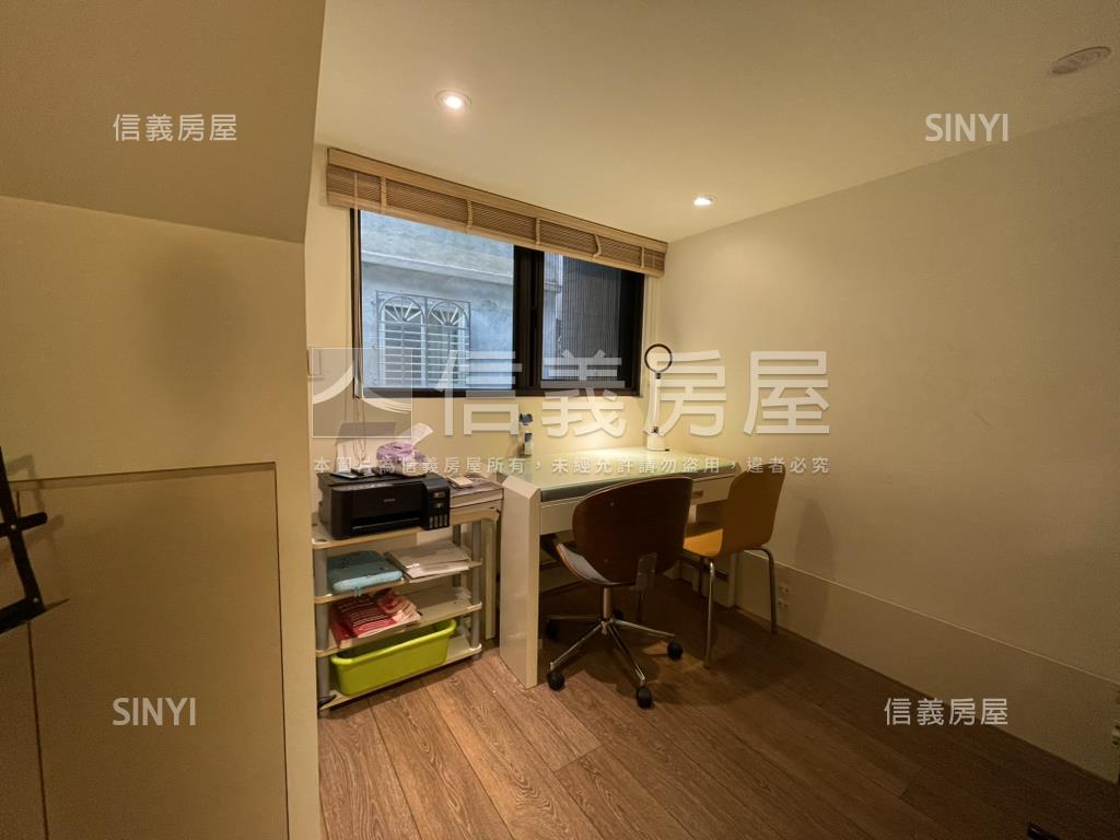 松江路電梯附車位房屋室內格局與周邊環境