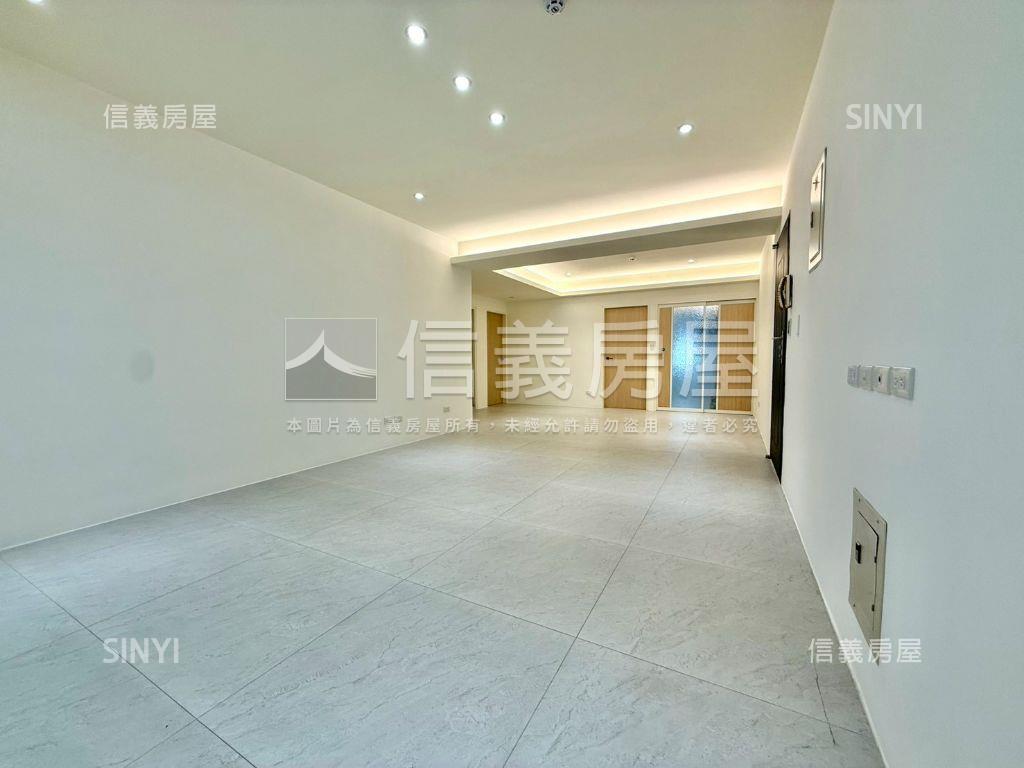 專任中興路簡約機能美寓房屋室內格局與周邊環境