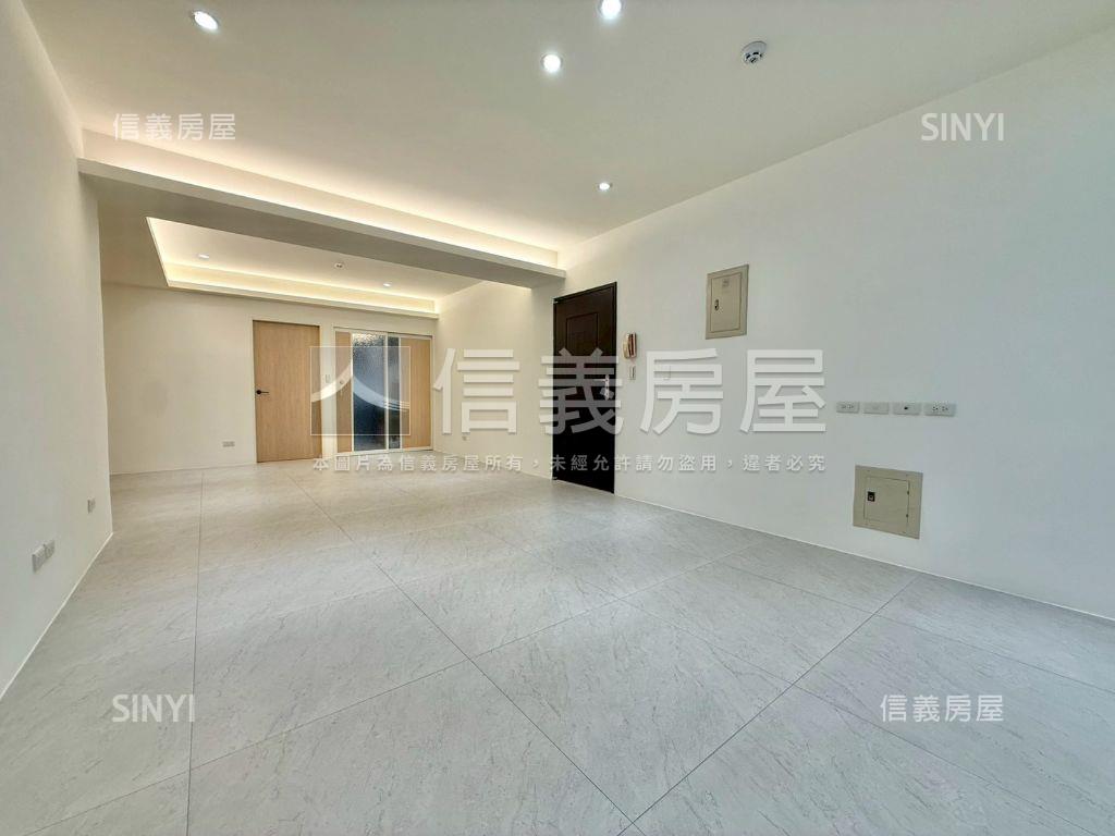 專任中興路簡約機能美寓房屋室內格局與周邊環境