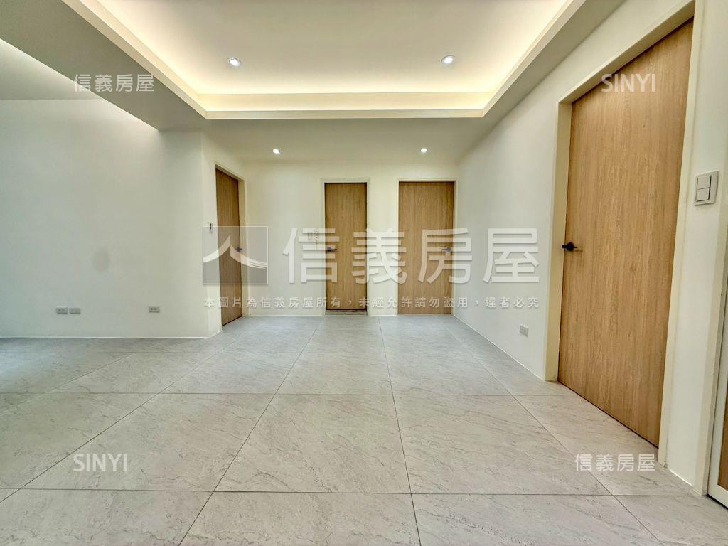 專任中興路簡約機能美寓房屋室內格局與周邊環境