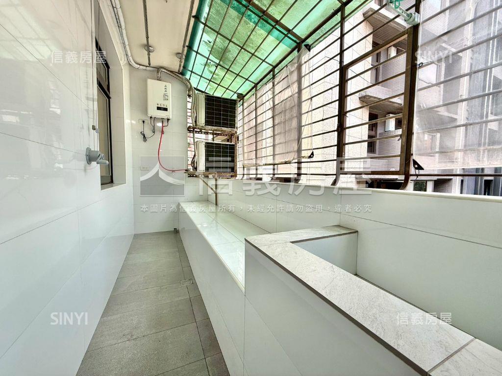 專任中興路簡約機能美寓房屋室內格局與周邊環境