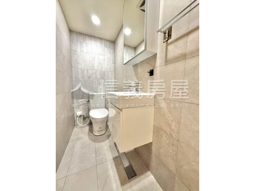 專任中興路簡約機能美寓房屋室內格局與周邊環境