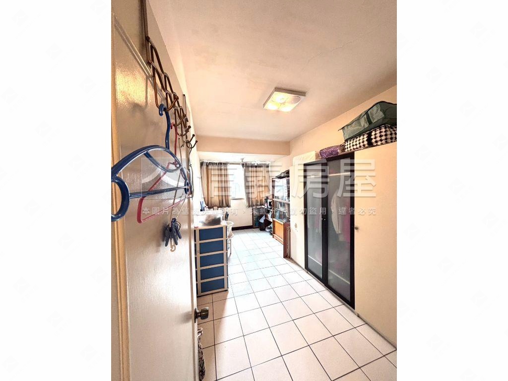 稀有河景樓中樓房屋室內格局與周邊環境