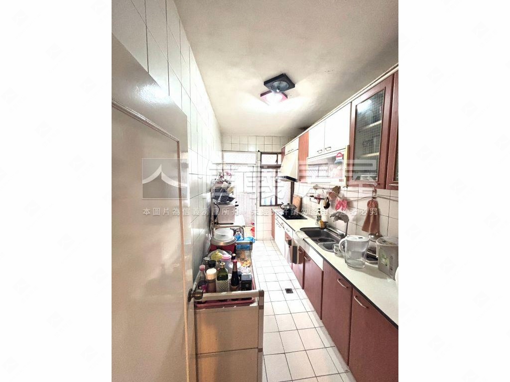 稀有河景樓中樓房屋室內格局與周邊環境