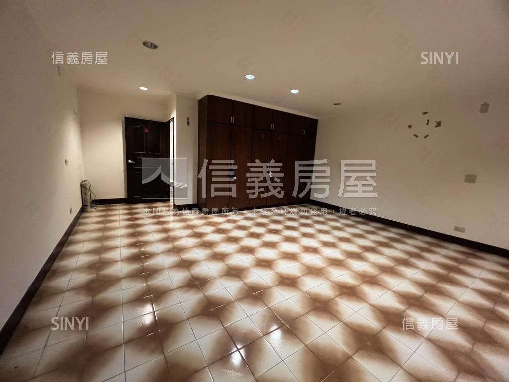 中壢精華透天房屋室內格局與周邊環境