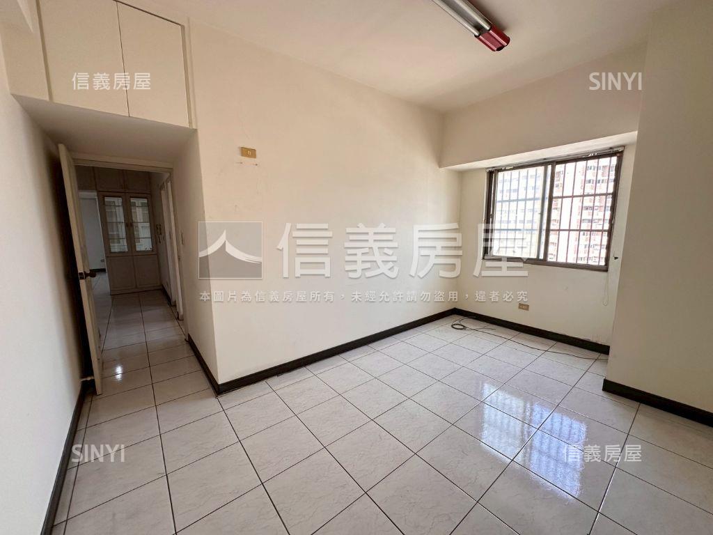 近大業＆捷運站大三房平車房屋室內格局與周邊環境