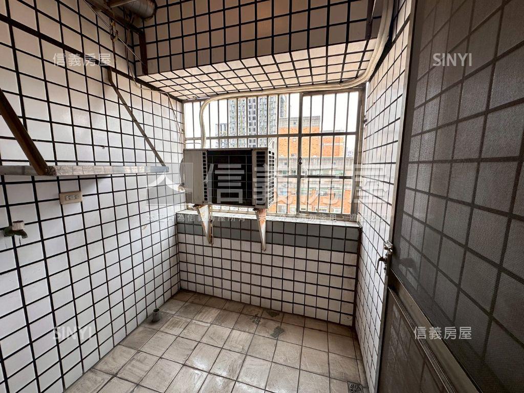 近大業＆捷運站大三房平車房屋室內格局與周邊環境