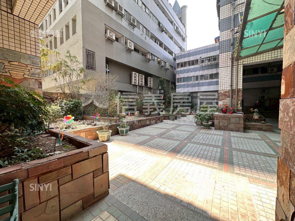 近大業＆捷運站大三房平車房屋室內格局與周邊環境