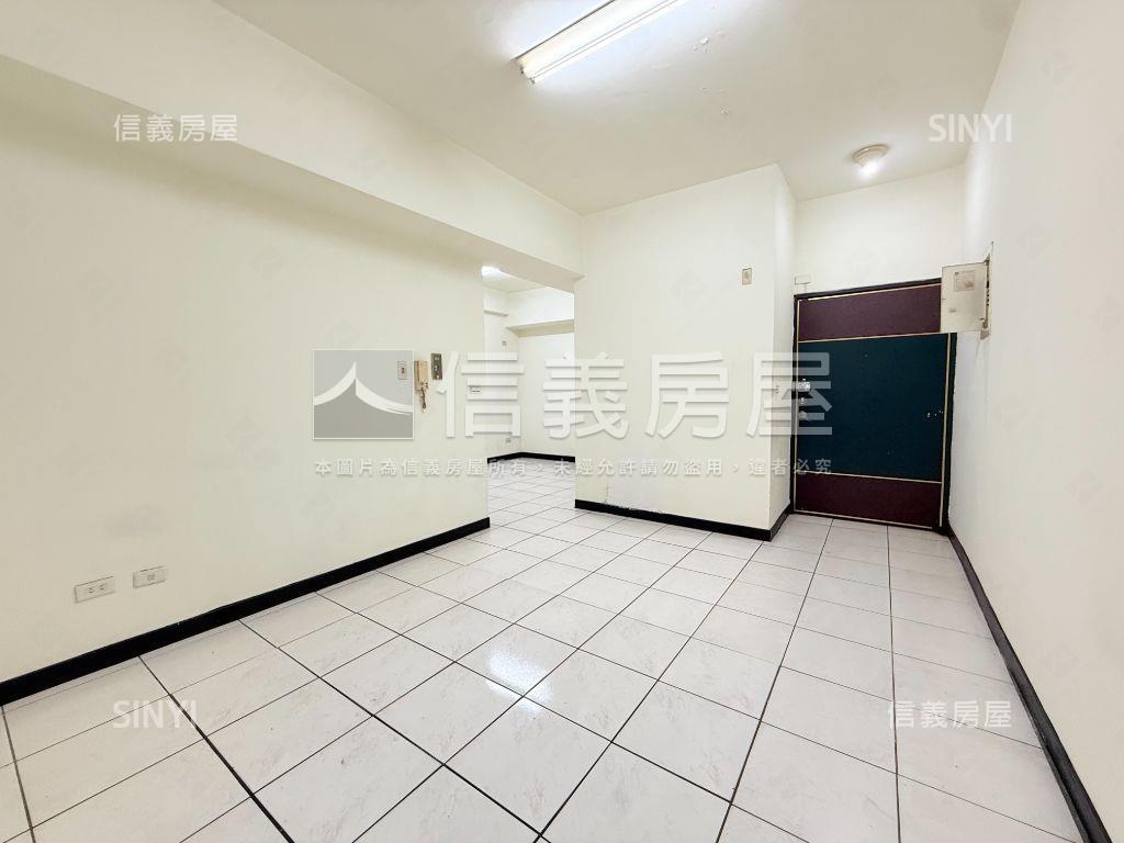 富綠旺近捷運。臻藏三房房屋室內格局與周邊環境