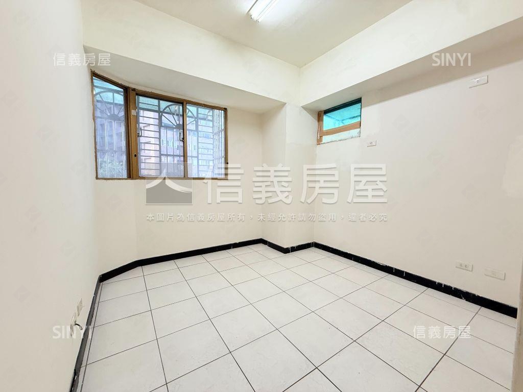 富綠旺近捷運。臻藏三房房屋室內格局與周邊環境