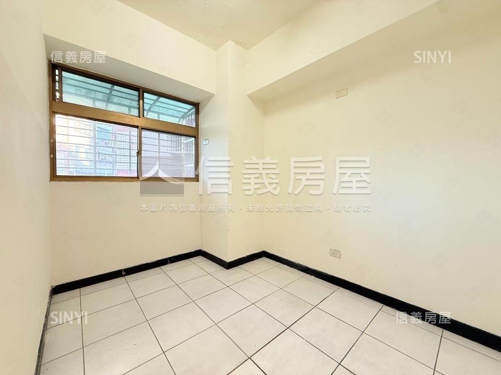 富綠旺近捷運。臻藏三房房屋室內格局與周邊環境