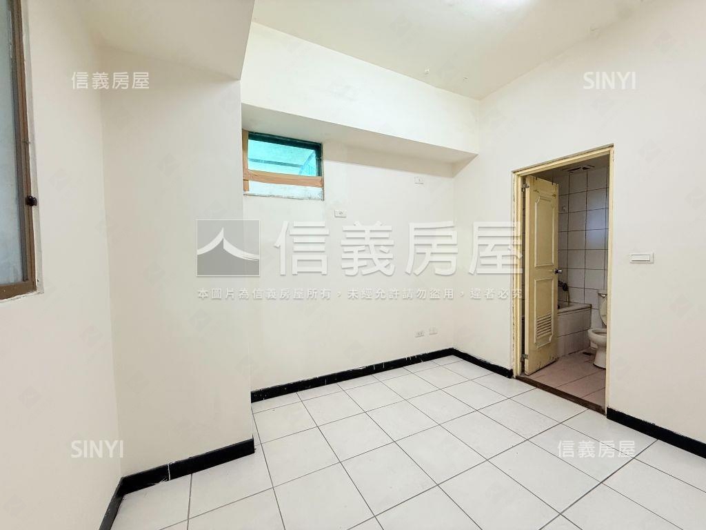 富綠旺近捷運。臻藏三房房屋室內格局與周邊環境