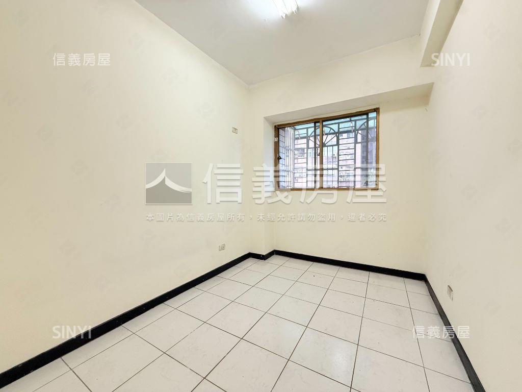 富綠旺近捷運。臻藏三房房屋室內格局與周邊環境