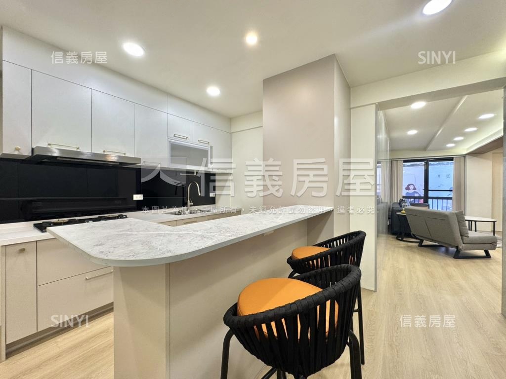 文化中心翻新電梯美三房房屋室內格局與周邊環境