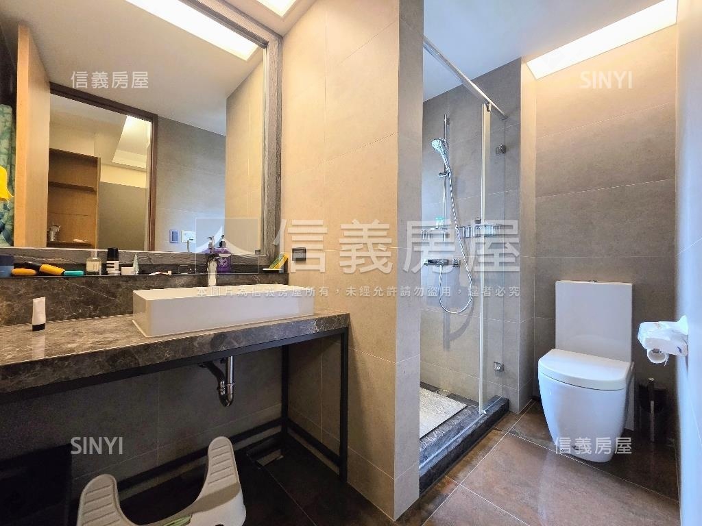 華孚鈞藏百年珍藏頂裝璜房屋室內格局與周邊環境