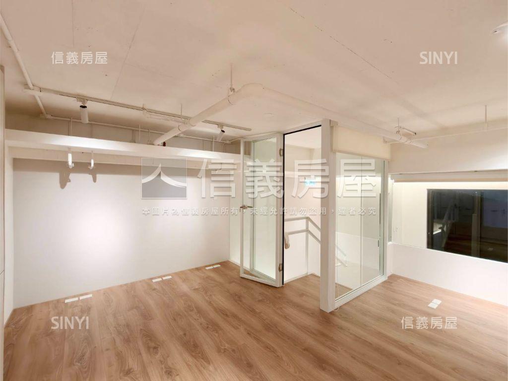 【ＶＲ】阿曼學學挑高店辦房屋室內格局與周邊環境