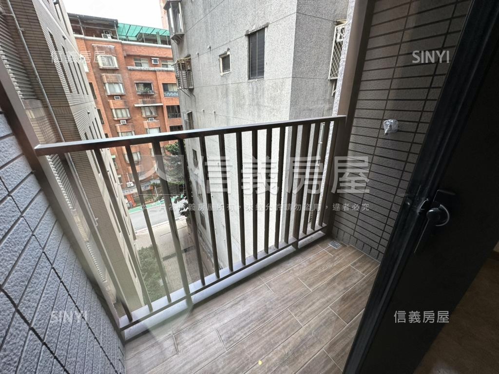 小巨蛋敦南邊間漂亮二房房屋室內格局與周邊環境