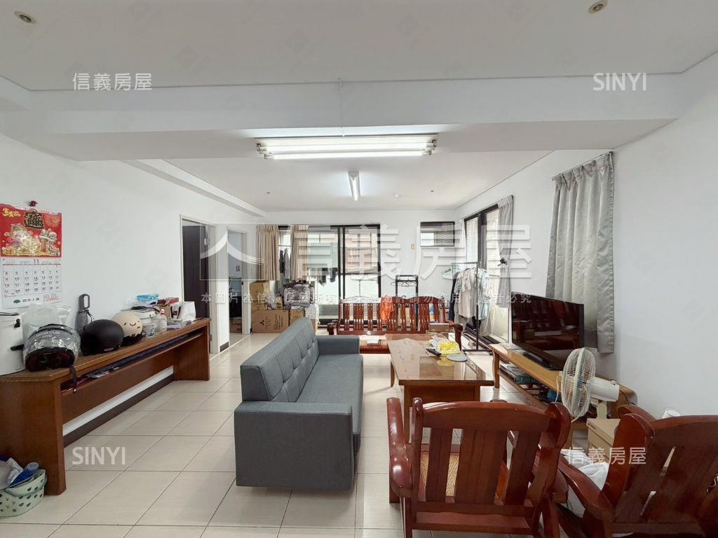 大鵬新城四房附平車位房屋室內格局與周邊環境