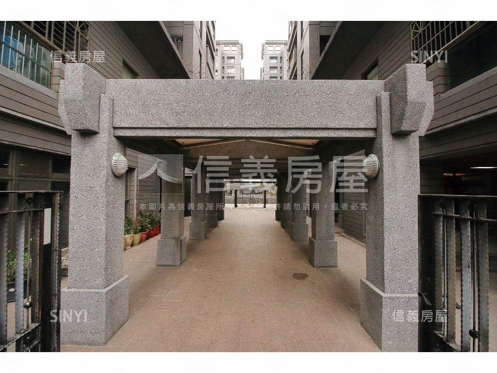 大鵬新城四房附平車位房屋室內格局與周邊環境