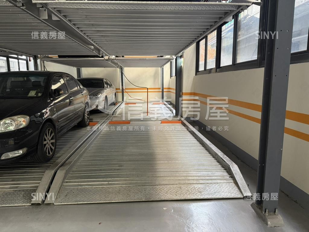 近三民國中寧靜２房附車位房屋室內格局與周邊環境