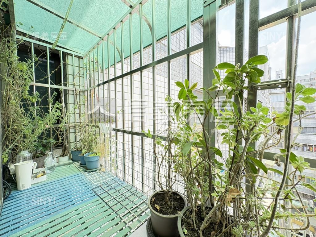 第五區明亮套房＋車位房屋室內格局與周邊環境