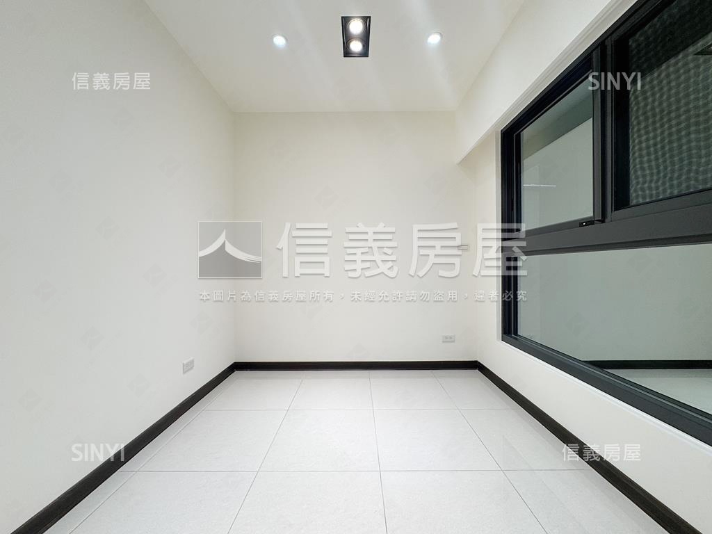 Ｂ２前後陽台大兩房車位房屋室內格局與周邊環境