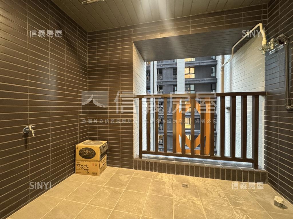 Ｂ２前後陽台大兩房車位房屋室內格局與周邊環境