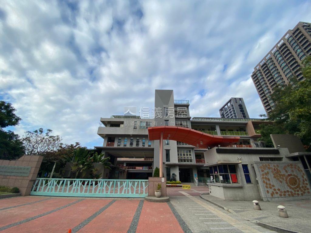 美術館高樓層三房平車房屋室內格局與周邊環境
