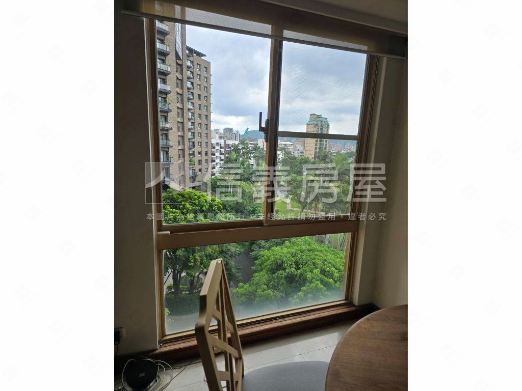 龍邦國宴使館特區帝景房屋室內格局與周邊環境