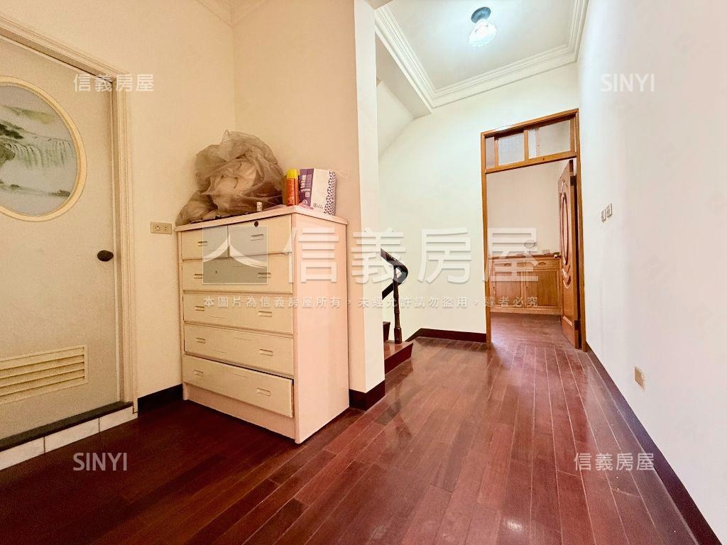古典優雅巷弄透天房屋室內格局與周邊環境