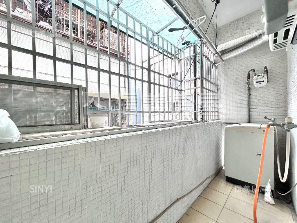 專任向上裝潢美屋方便入住房屋室內格局與周邊環境