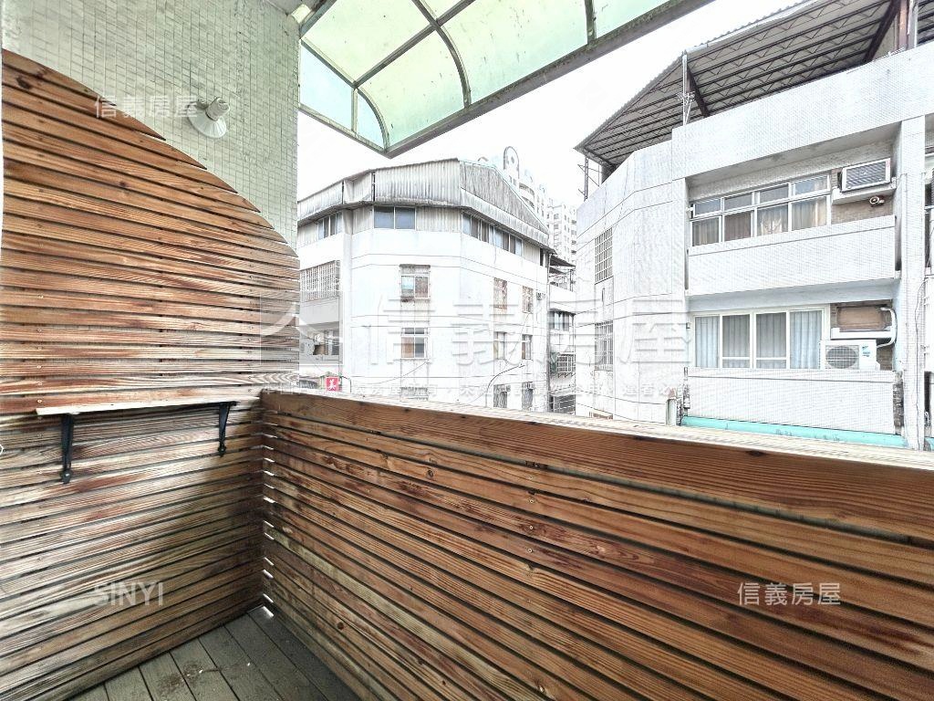 專任向上裝潢美屋方便入住房屋室內格局與周邊環境