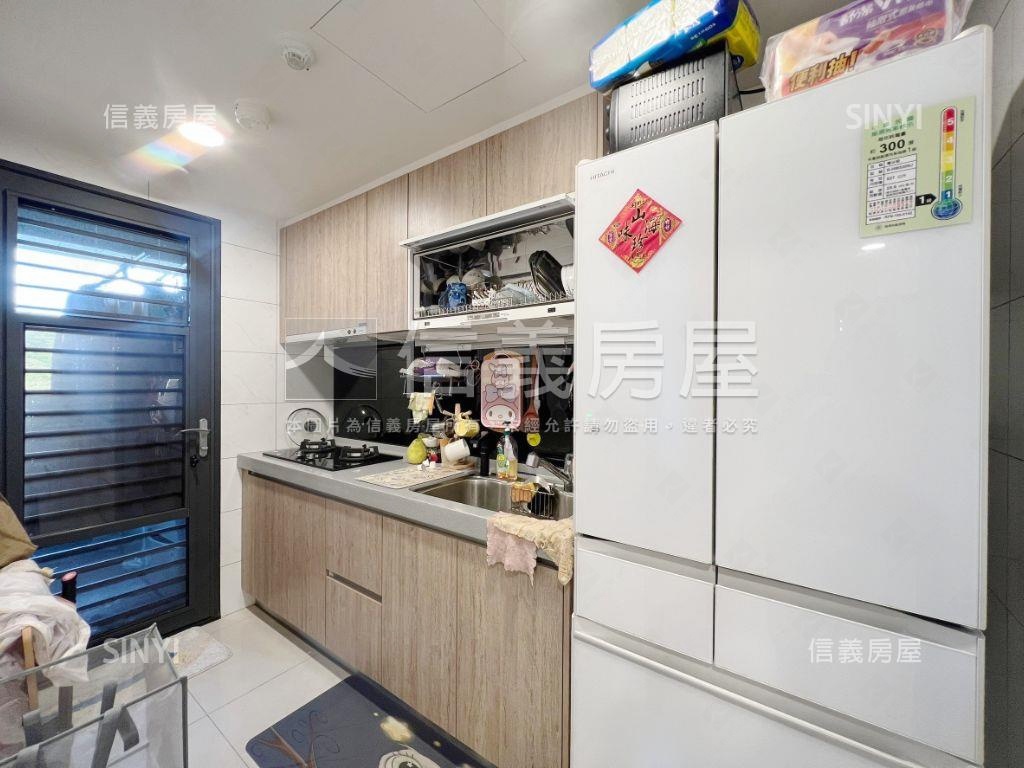 臻藏珍稀質感景觀三房車位房屋室內格局與周邊環境