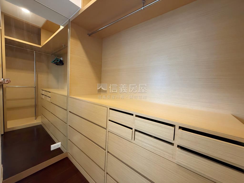 稀有綠如意邊間三面採光房屋室內格局與周邊環境