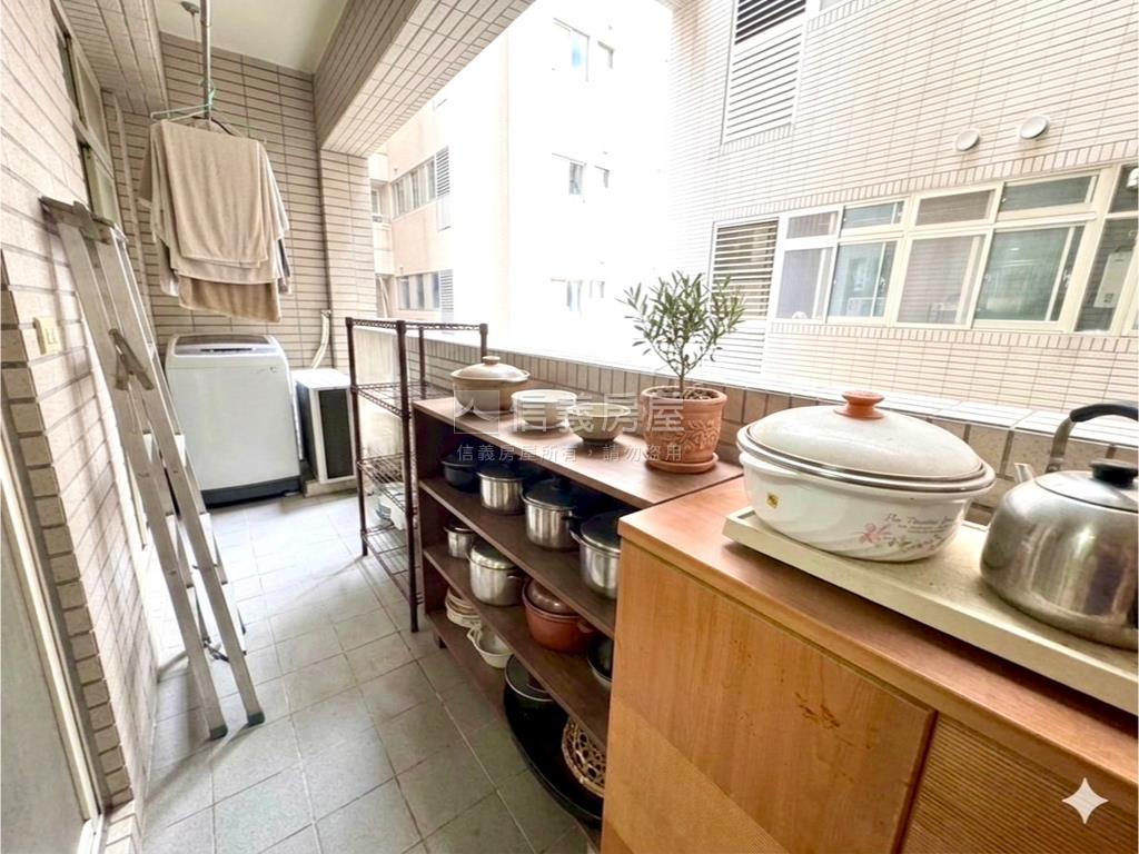 稀有皇翔南面大四房車位房屋室內格局與周邊環境