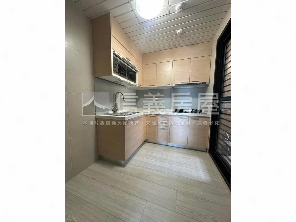 名軒快樂家景觀裝潢４房房屋室內格局與周邊環境