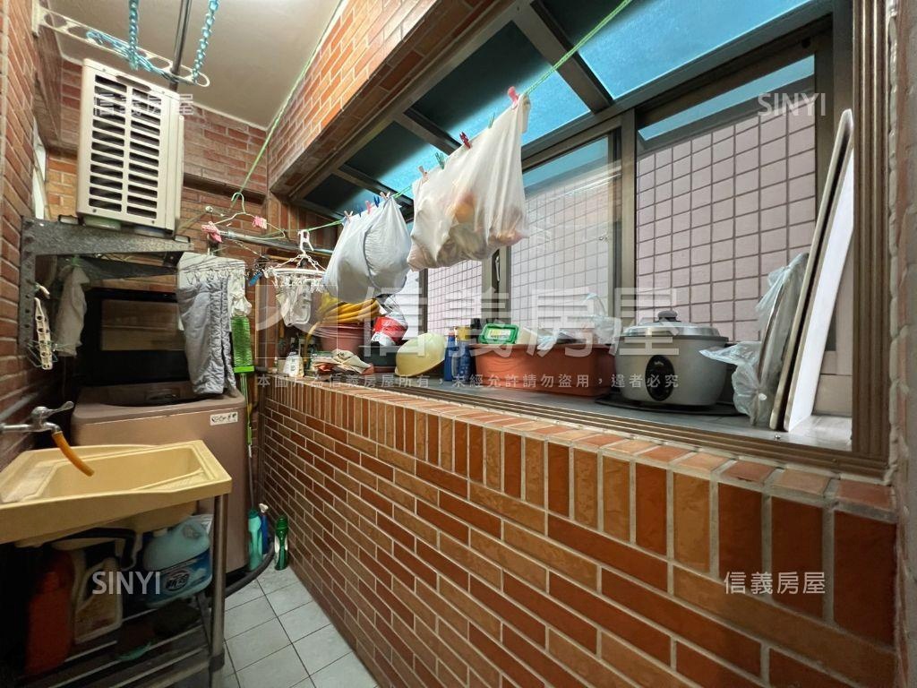 甜蜜。一起創造美好家園房屋室內格局與周邊環境