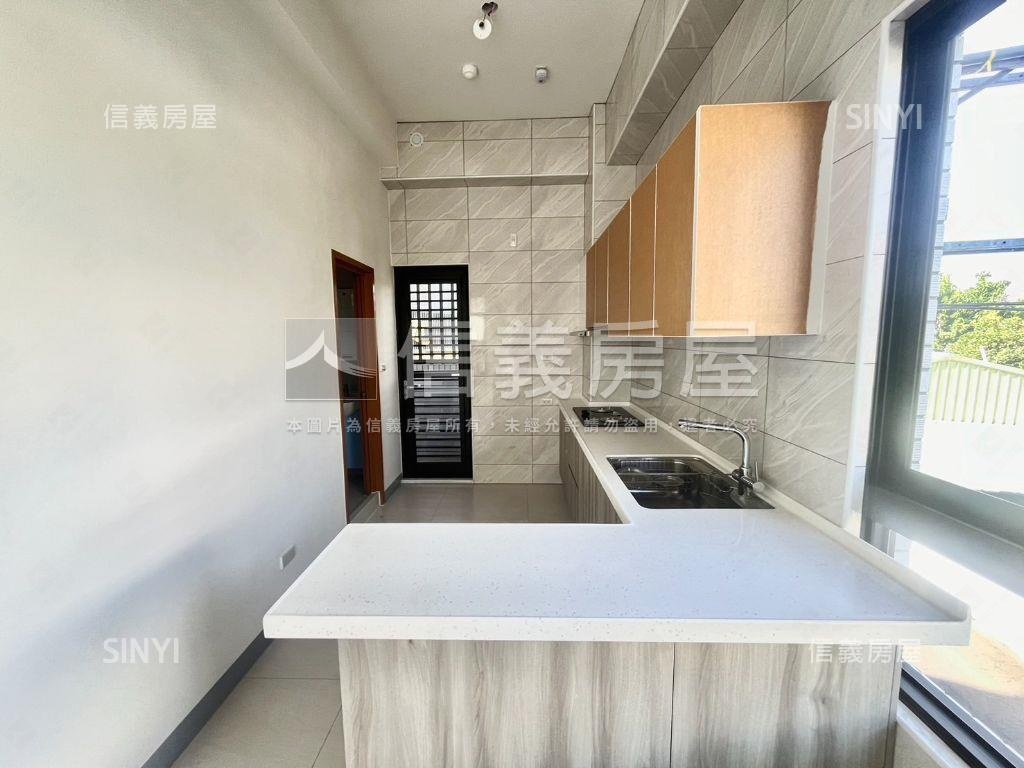 南屯全新臨路透天房屋室內格局與周邊環境