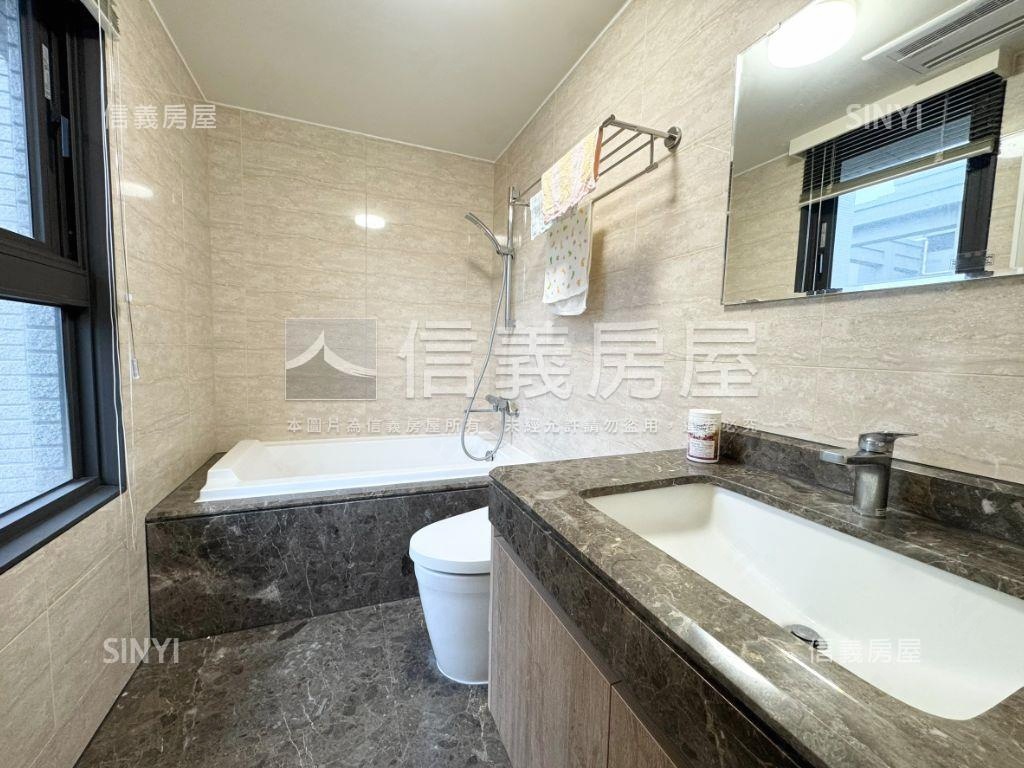 蛋黃區文心匯三房平面車位房屋室內格局與周邊環境