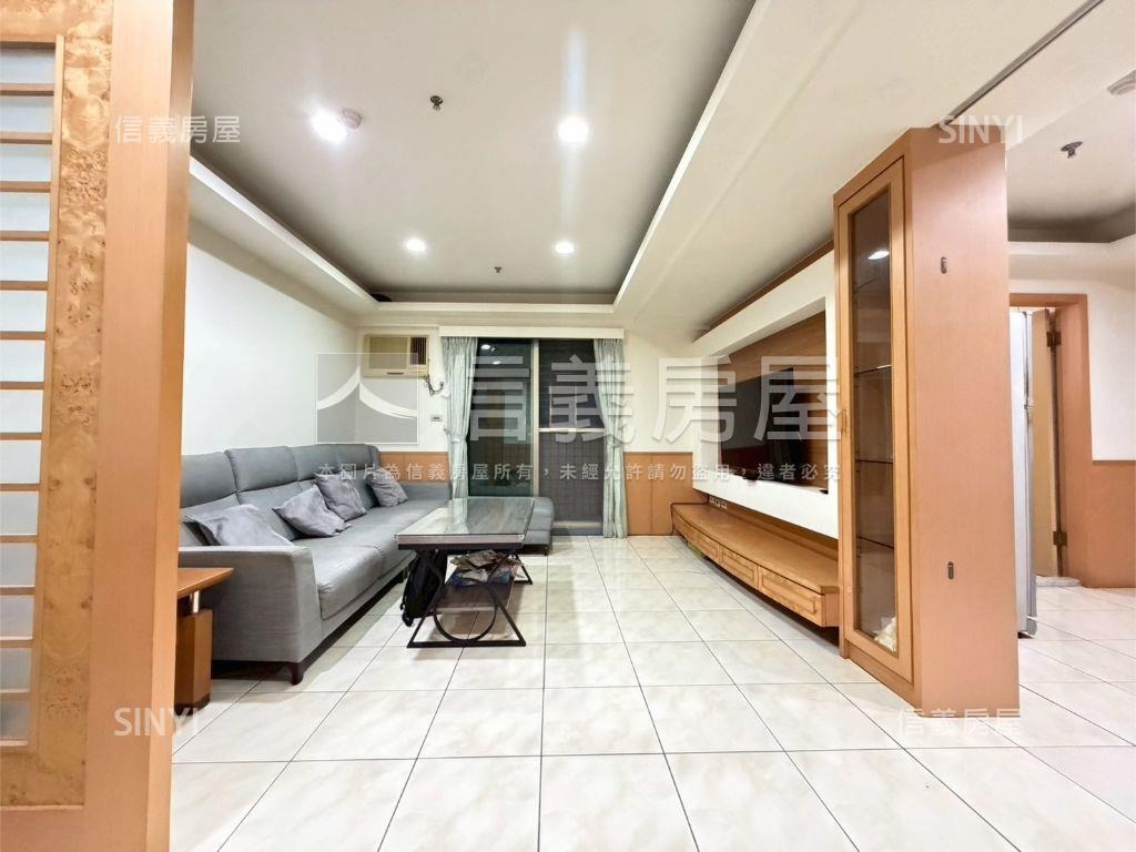 霸氣金角三房有車位房屋室內格局與周邊環境