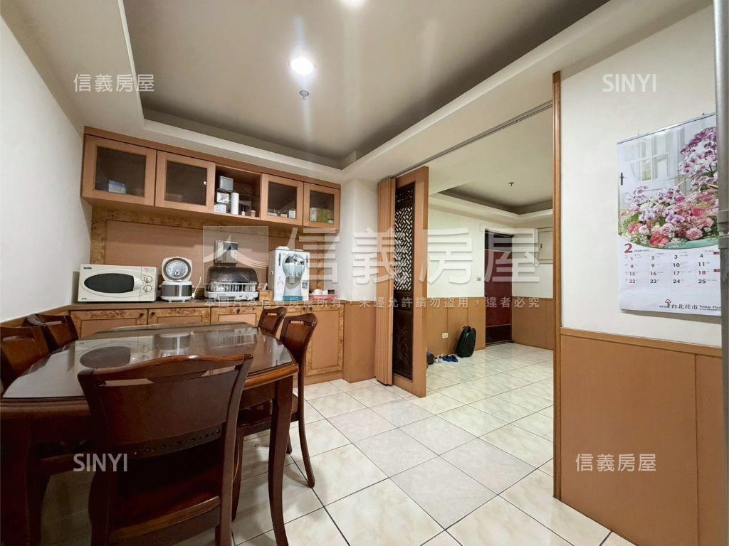 霸氣金角三房有車位房屋室內格局與周邊環境