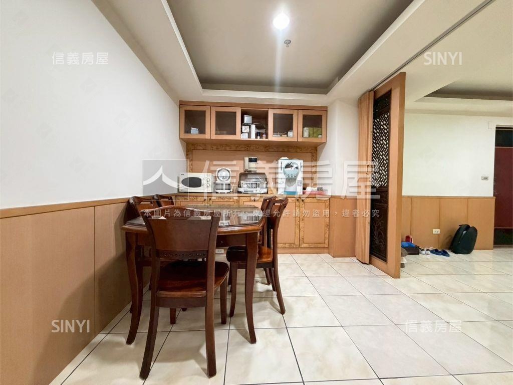 霸氣金角三房有車位房屋室內格局與周邊環境